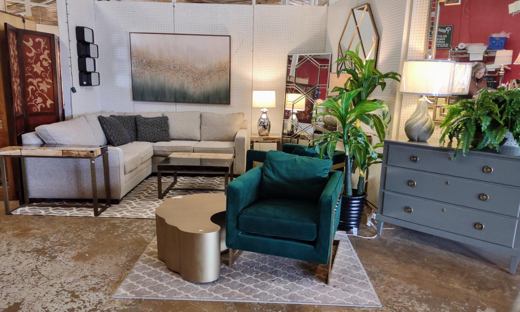 Beautiful mirror and glass table The Red Collection The Finest